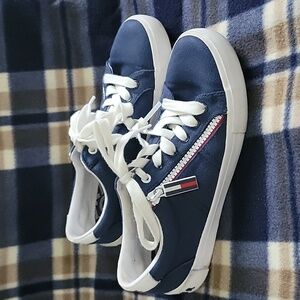 ***SALE*** Tommy Hilfiger Sneakers - Size 7